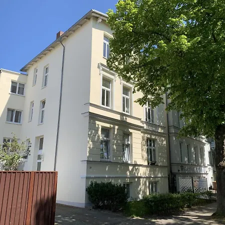 Wintergarten-appartement, Warnemuende Appartement *