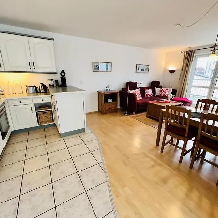 Appartement Wintergarten-appartement, Warnemuende