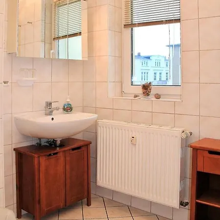 Wintergarten-appartement, Warnemuende Apartment