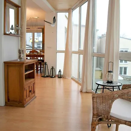 Wintergarten-appartement, Warnemuende Apartment